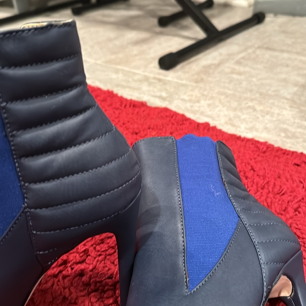 Blue leather booties - Picture 4 of 11